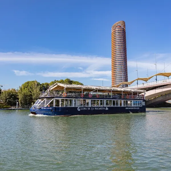 Boat Party en Sevilla para despedidas de soltera y soltero. Celebra tus despedidas, cumpleaños, cenas de amigos con una cena con bebida incluida, espectáculos y shows a bordo de un barco por el Guadalquivir en Sevilla.