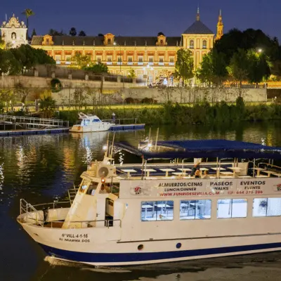 Crucero por el río Guadalquivir para visitras la zona monumental de la ciudad. Descubre las increíbles vistas de Sevilla con este paseo en barco, Puedes disfrutar de diferentes excusriones de varias duraciones que incluyen un aperitivo, comida o cena.