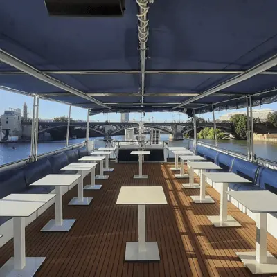 Crucero por el río Guadalquivir para visitras la zona monumental de la ciudad. Descubre las increíbles vistas de Sevilla con este paseo en barco, Puedes disfrutar de diferentes excusriones de varias duraciones que incluyen un aperitivo, comida o cena.